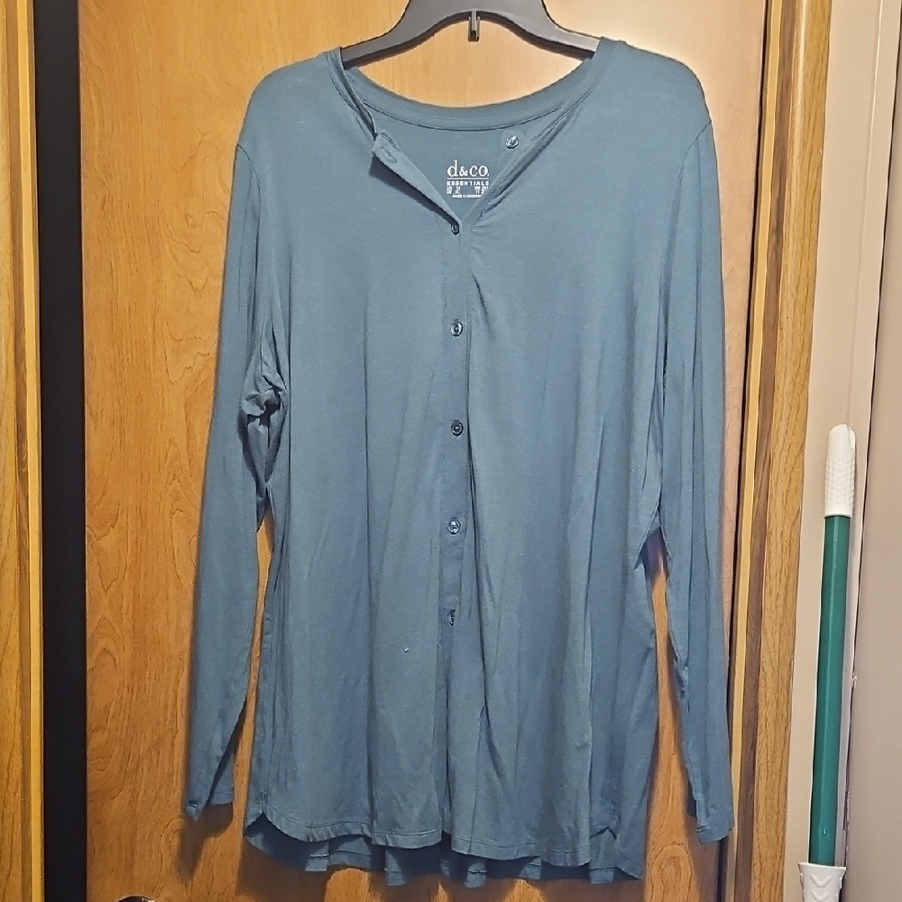 D&Co Green Button-Up Top